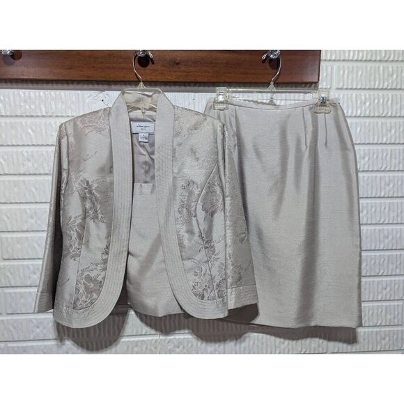Willow Glenn Women's Silk Beige 3-Piece Skirt Suit Foral Pattern Jacket Set Size - Picture 1 of 10